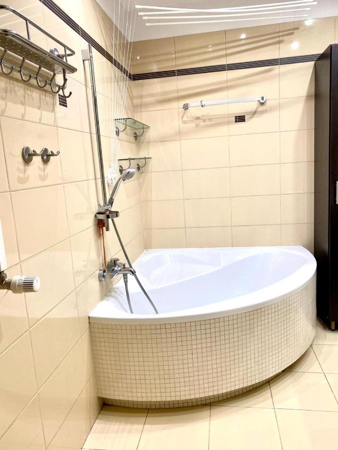 Bezagenta 2 Bedroom With Balcony Fast Wifi/Free Underground Parking Warschau Buitenkant foto