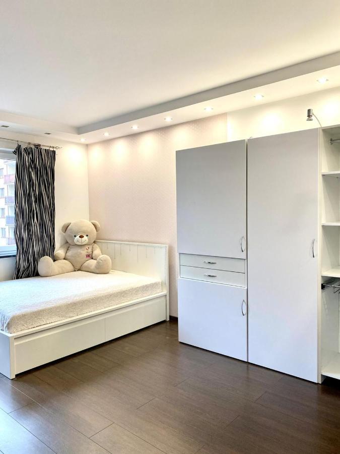 Bezagenta 2 Bedroom With Balcony Fast Wifi/Free Underground Parking Warschau Buitenkant foto