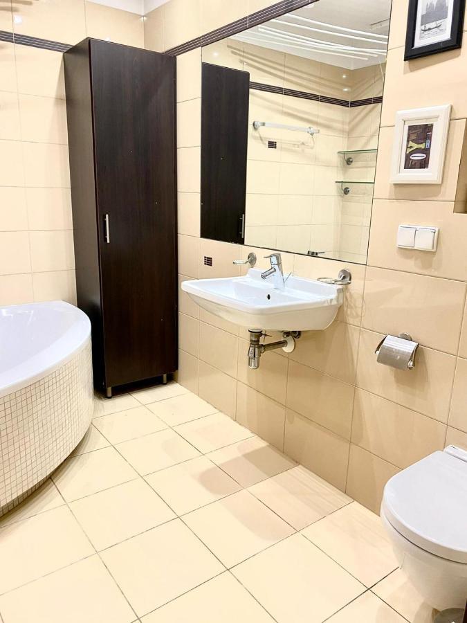 Bezagenta 2 Bedroom With Balcony Fast Wifi/Free Underground Parking Warschau Buitenkant foto